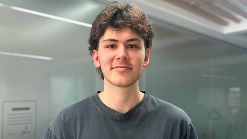 Велислав Атмаджов - Стажант