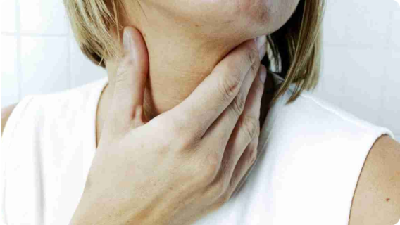 Болка и зачервяване на гърлото – за какви проблеми могат да сигнализират?